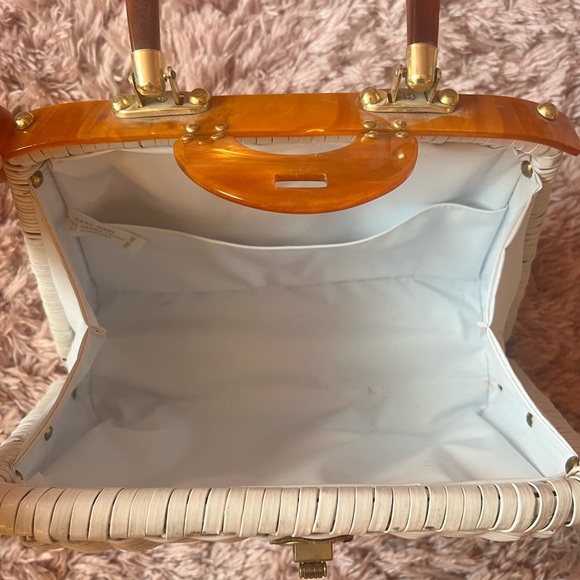 Vintage 1950’s Wicker and Lucite White and Brown Diamond Handbag - Picture 7 of 7